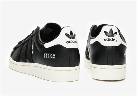 adidas superstar size tags